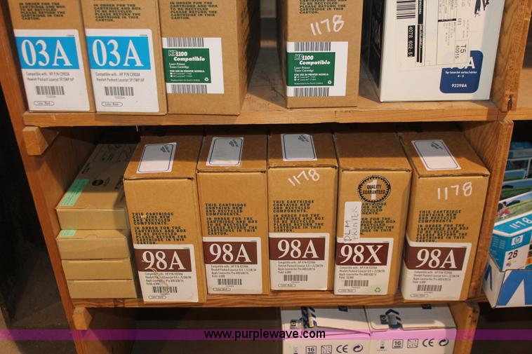 image for item AV9218 Assorted electronics