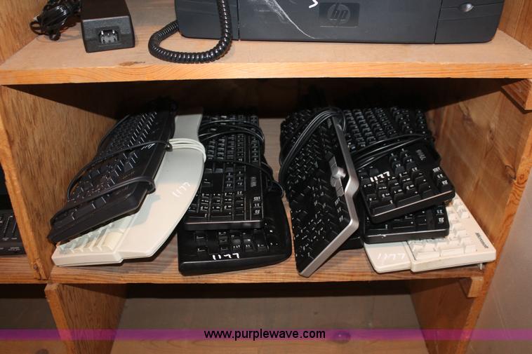 image for item AV9218 Assorted electronics