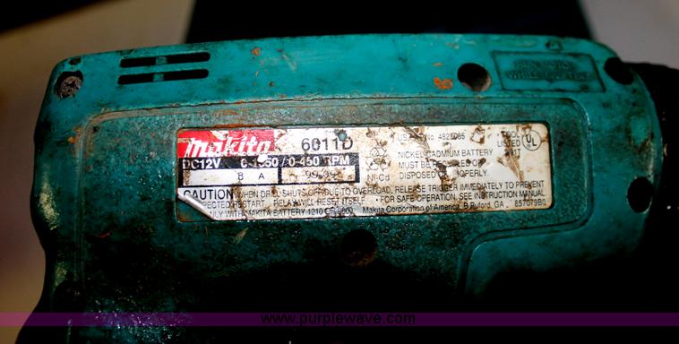 image for item AV9230 Makita 6011P drill