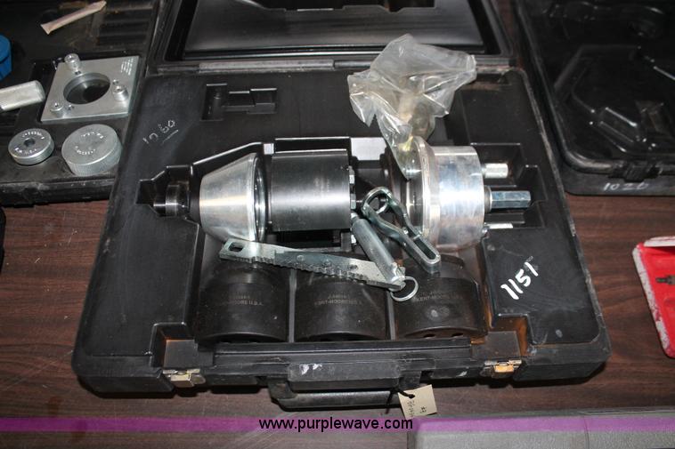 image for item AV9232 Kent Moore SPX 6.6 L diesel engine service tool kit