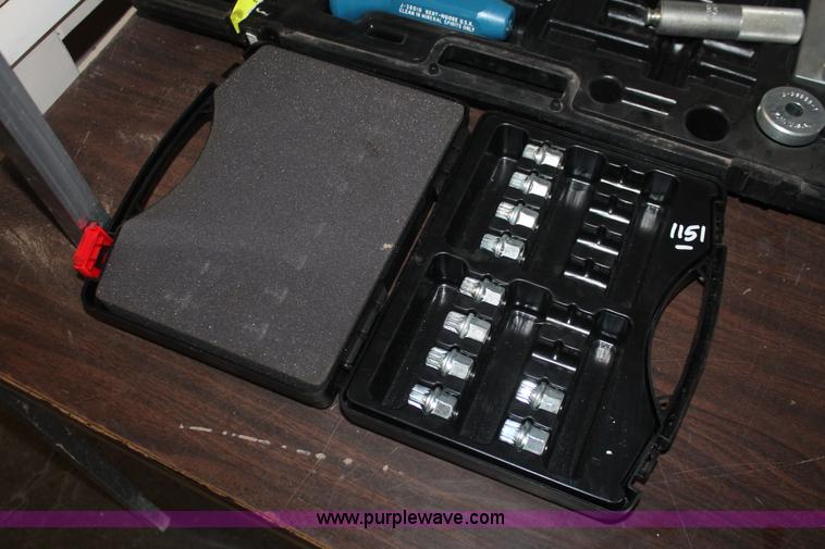 image for item AV9232 Kent Moore SPX 6.6 L diesel engine service tool kit