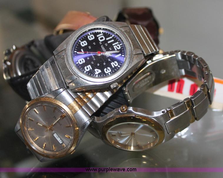 image for item AV9239 Assorted costume jewelry