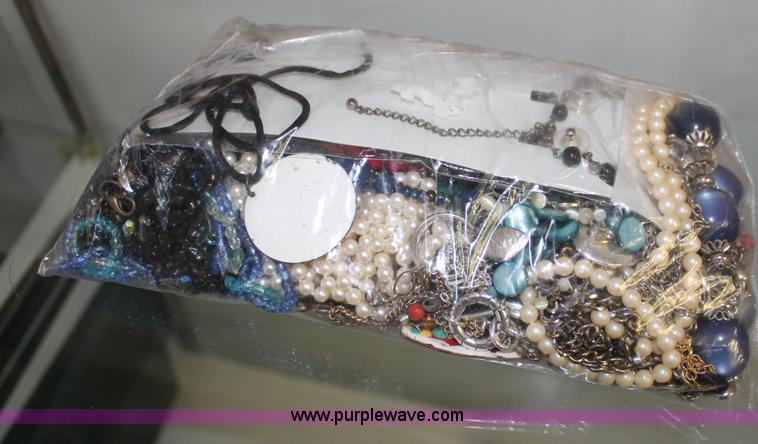 image for item AV9239 Assorted costume jewelry