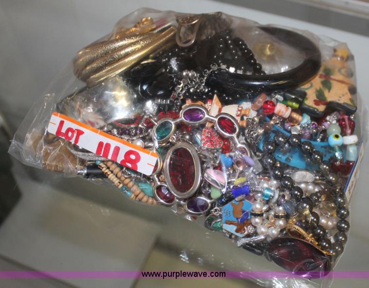 image for item AV9239 Assorted costume jewelry