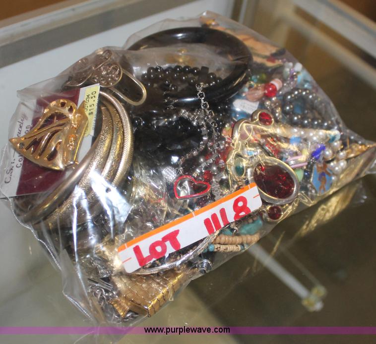 image for item AV9239 Assorted costume jewelry