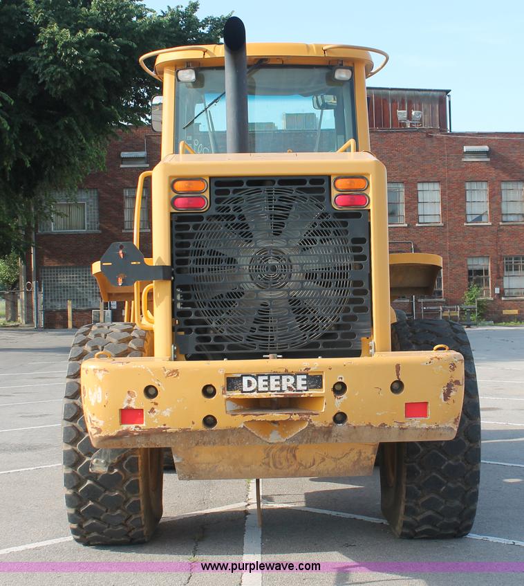 image for item I7988 2001 John Deere 624H loader