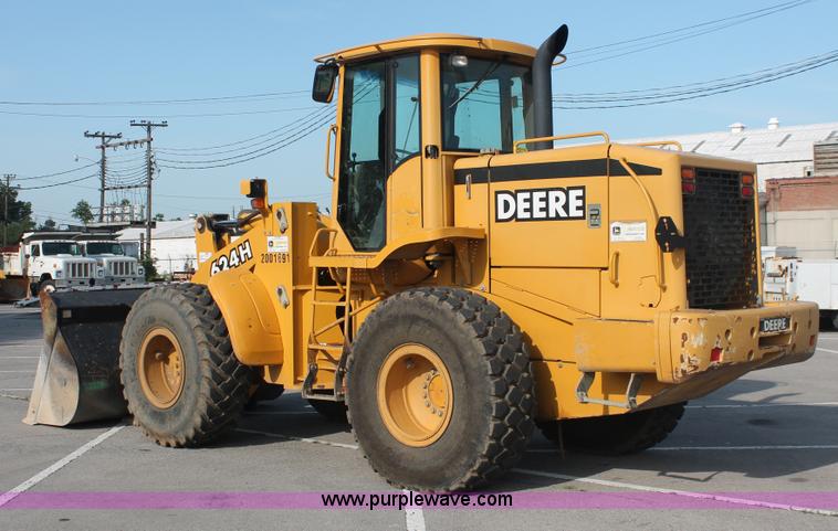 image for item I7988 2001 John Deere 624H loader