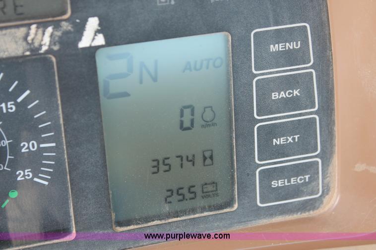 image for item I7988 2001 John Deere 624H loader