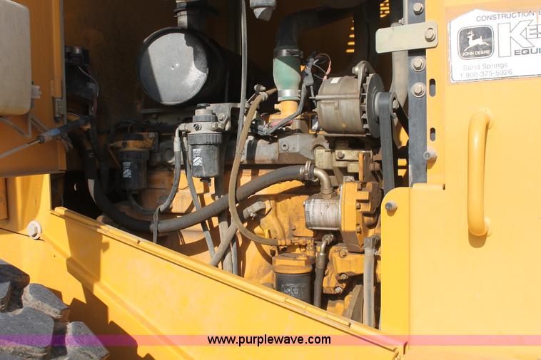 image for item I7988 2001 John Deere 624H loader