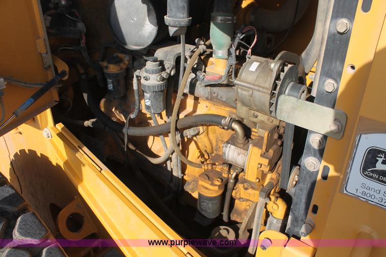 image for item I7988 2001 John Deere 624H loader