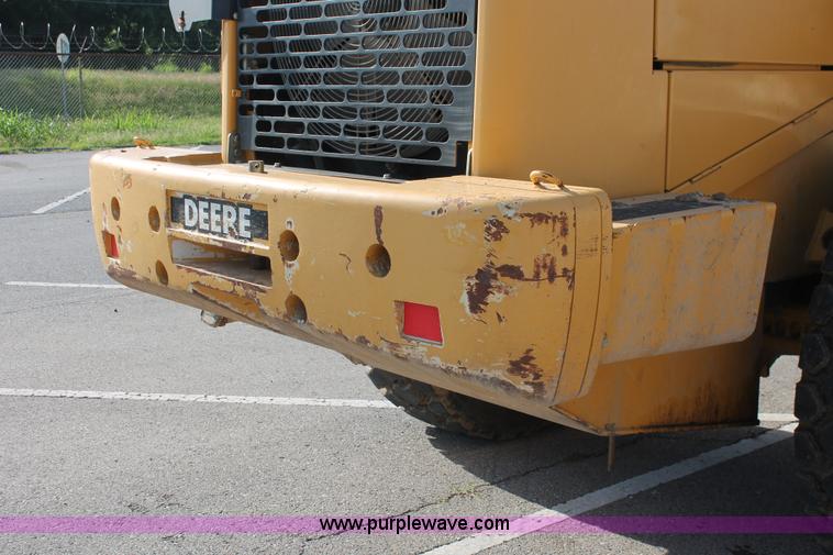 image for item I7988 2001 John Deere 624H loader