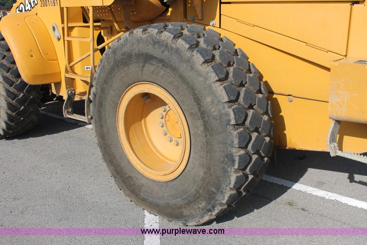 image for item I7988 2001 John Deere 624H loader