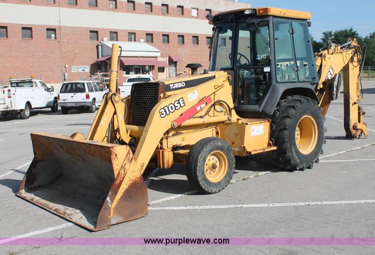 image for item I7989 1999 John Deere 310SE backhoe