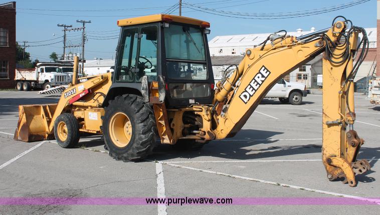 image for item I7989 1999 John Deere 310SE backhoe