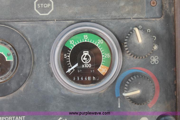 image for item I7989 1999 John Deere 310SE backhoe