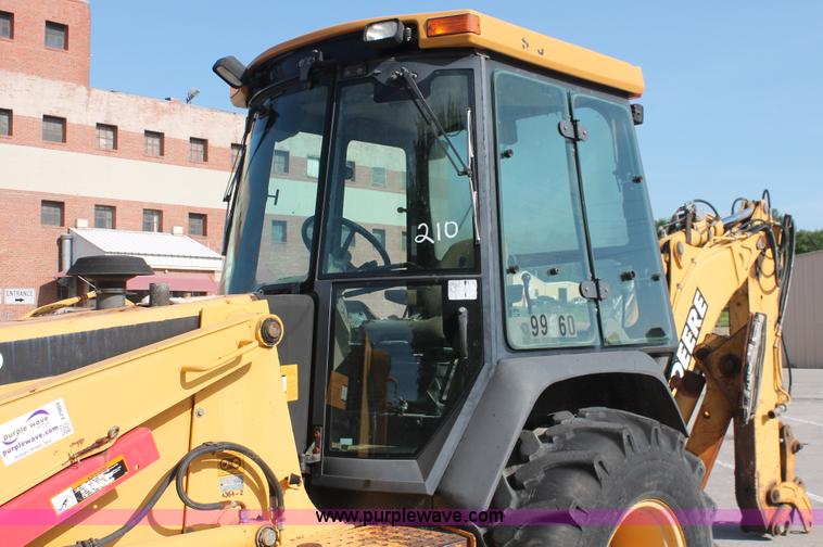 image for item I7989 1999 John Deere 310SE backhoe