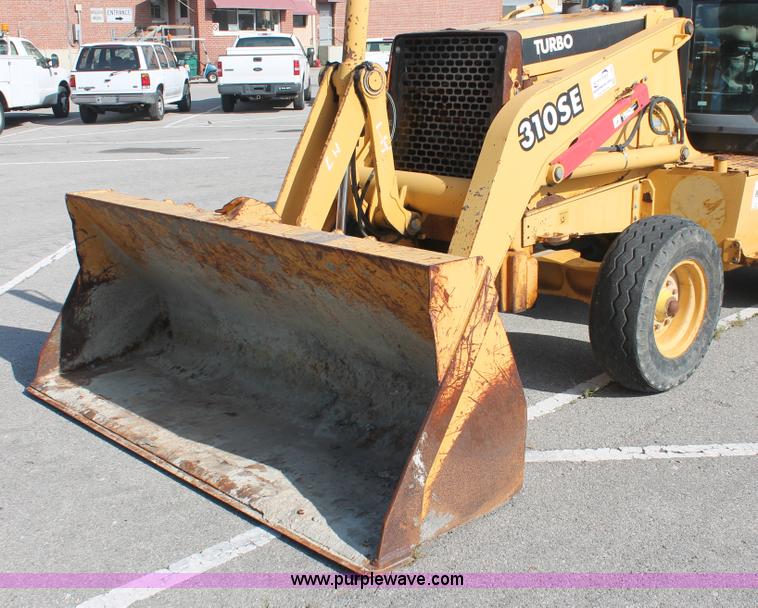 image for item I7989 1999 John Deere 310SE backhoe