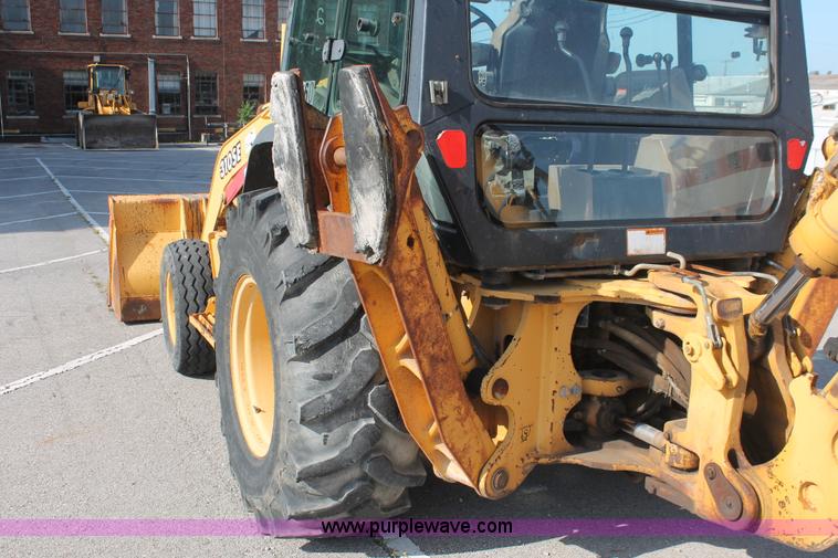 image for item I7989 1999 John Deere 310SE backhoe
