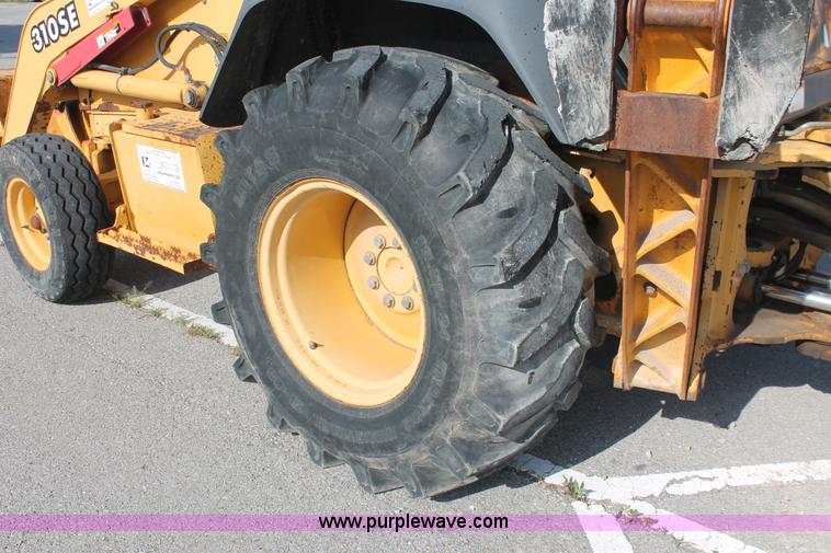 image for item I7989 1999 John Deere 310SE backhoe