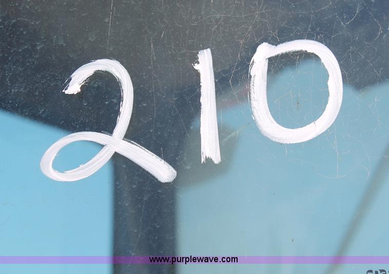 image for item I7989 1999 John Deere 310SE backhoe