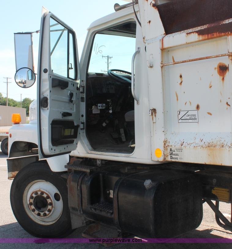image for item I7990 2000 International 2554 dump truck