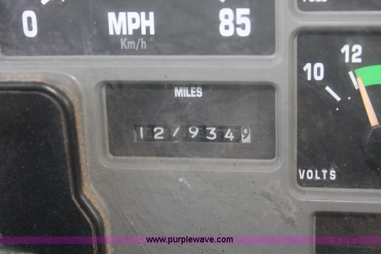 image for item I7990 2000 International 2554 dump truck