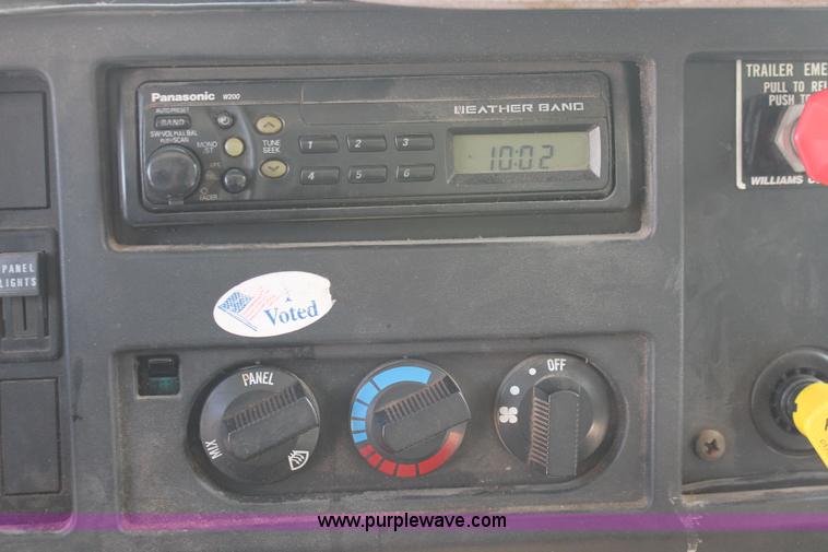 image for item I7990 2000 International 2554 dump truck