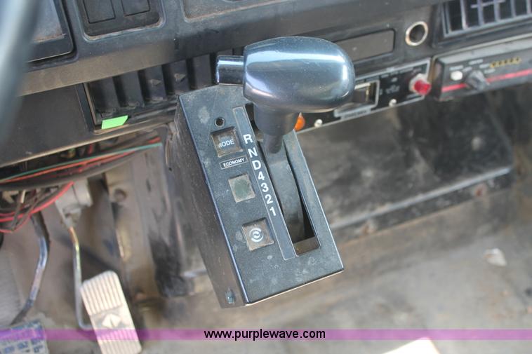 image for item I7990 2000 International 2554 dump truck