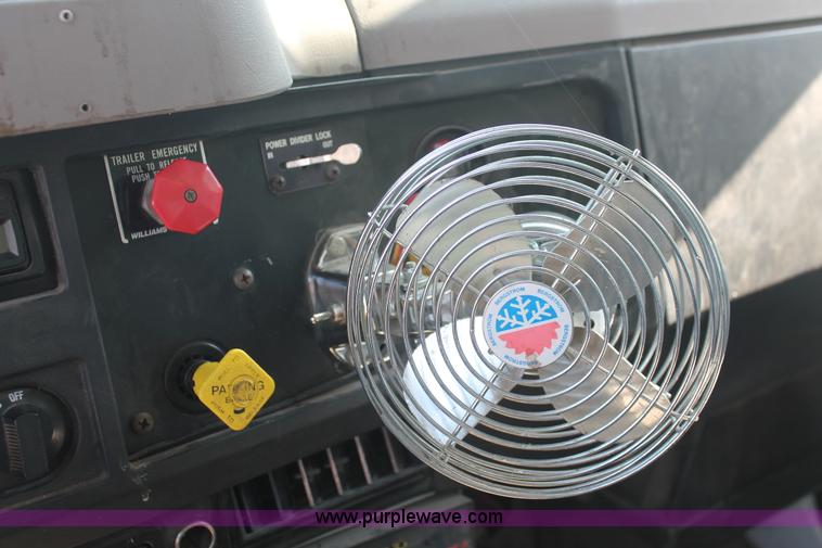 image for item I7990 2000 International 2554 dump truck