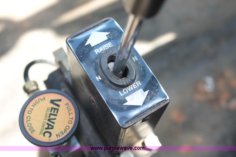 image for item I7990 2000 International 2554 dump truck