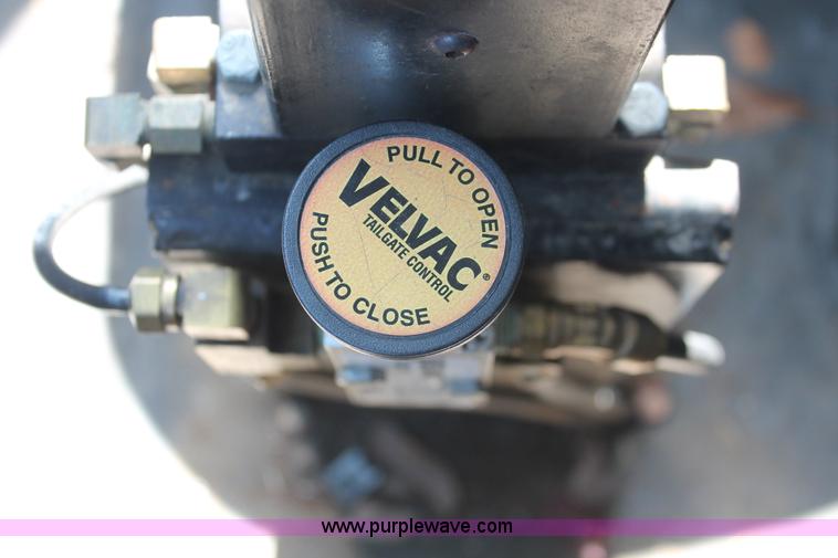 image for item I7990 2000 International 2554 dump truck