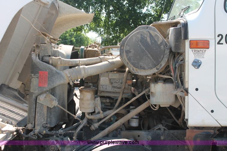 image for item I7990 2000 International 2554 dump truck