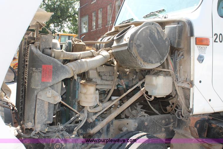 image for item I7990 2000 International 2554 dump truck