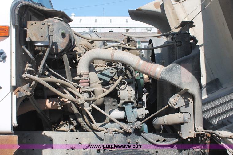 image for item I7990 2000 International 2554 dump truck