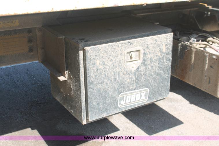 image for item I7990 2000 International 2554 dump truck