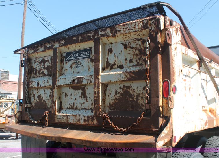 image for item I7990 2000 International 2554 dump truck