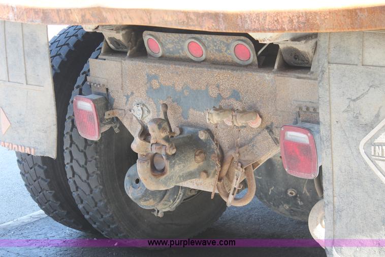 image for item I7990 2000 International 2554 dump truck