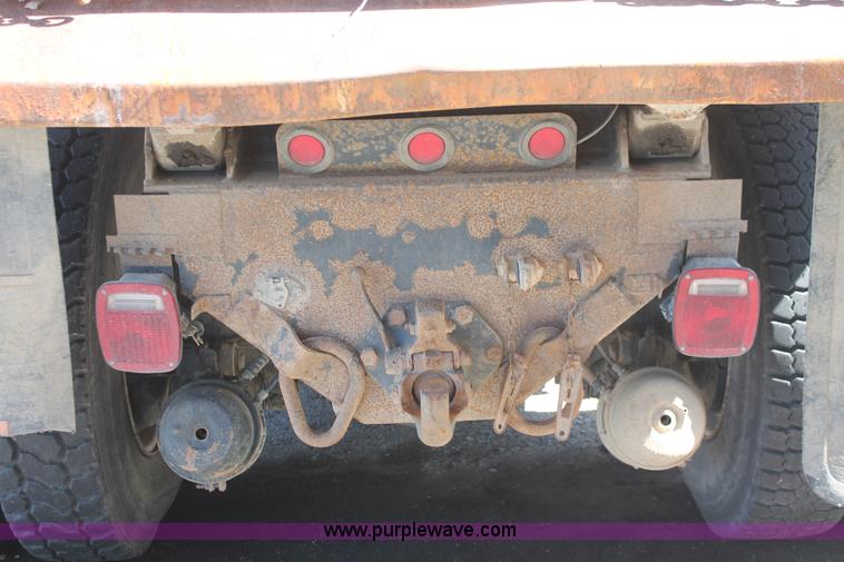 image for item I7990 2000 International 2554 dump truck