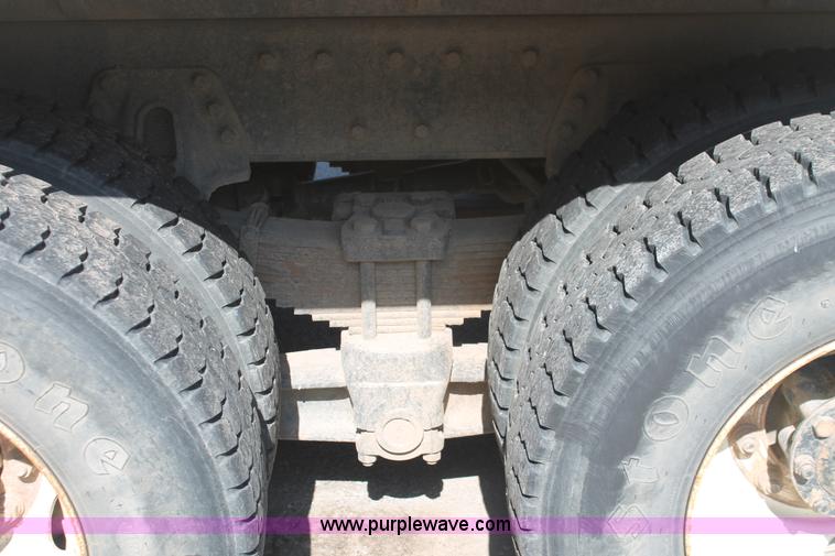 image for item I7990 2000 International 2554 dump truck