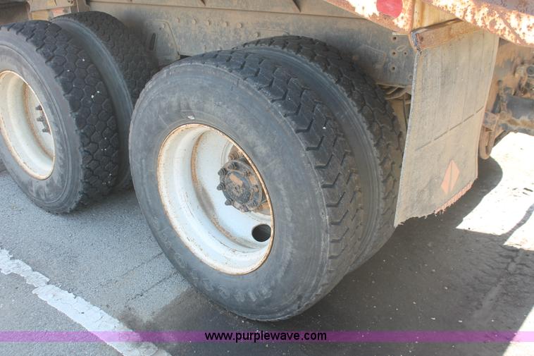 image for item I7990 2000 International 2554 dump truck