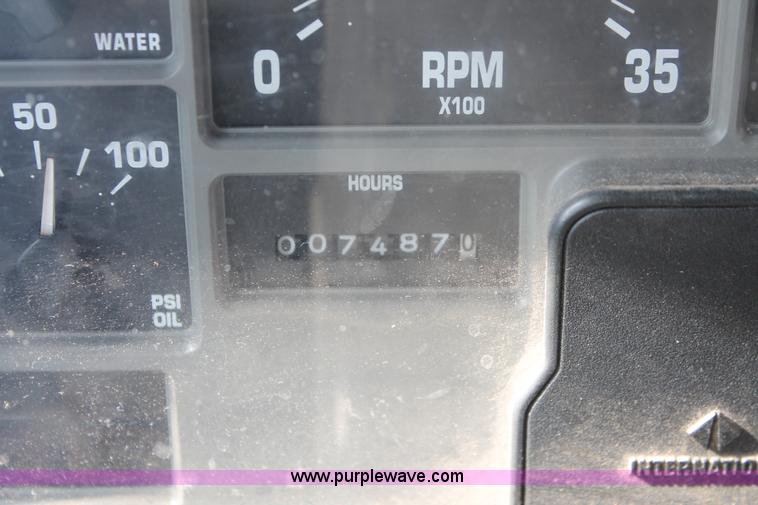 image for item I7991 2000 International 2554 dump truck