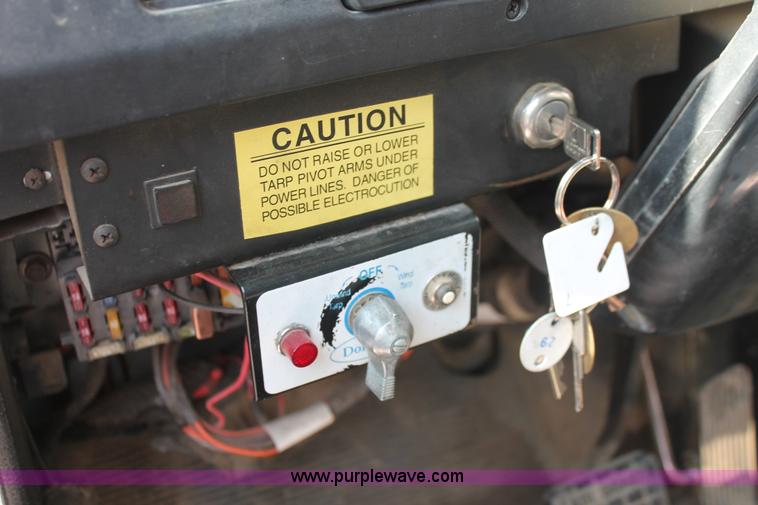 image for item I7991 2000 International 2554 dump truck