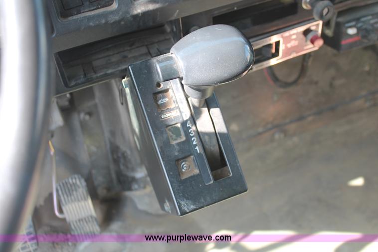 image for item I7991 2000 International 2554 dump truck