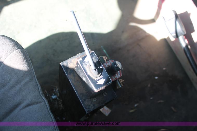 image for item I7991 2000 International 2554 dump truck