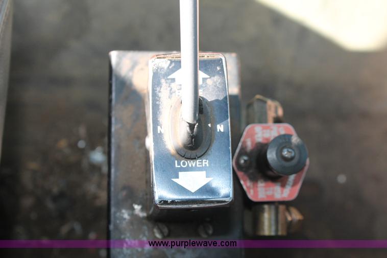 image for item I7991 2000 International 2554 dump truck