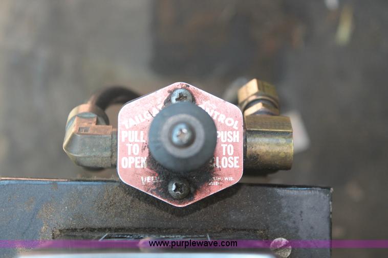 image for item I7991 2000 International 2554 dump truck