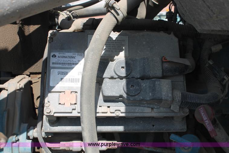 image for item I7991 2000 International 2554 dump truck