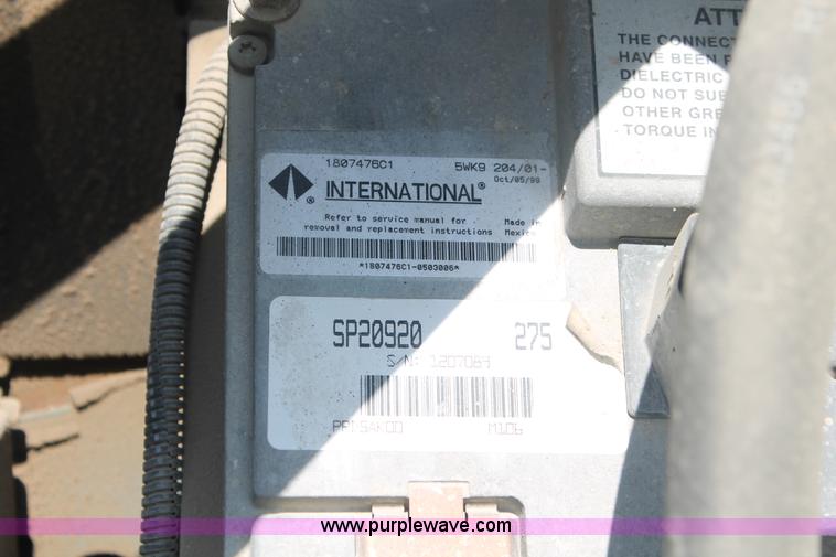 image for item I7991 2000 International 2554 dump truck