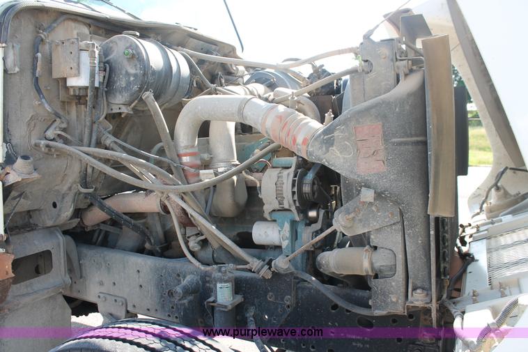 image for item I7991 2000 International 2554 dump truck