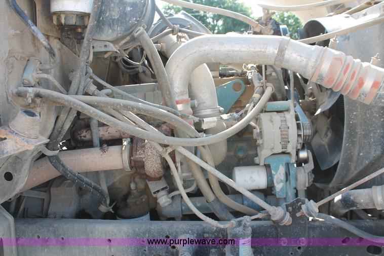 image for item I7991 2000 International 2554 dump truck